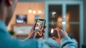 Controle de casa pelo celular: como tornar sua casa mais inteligente